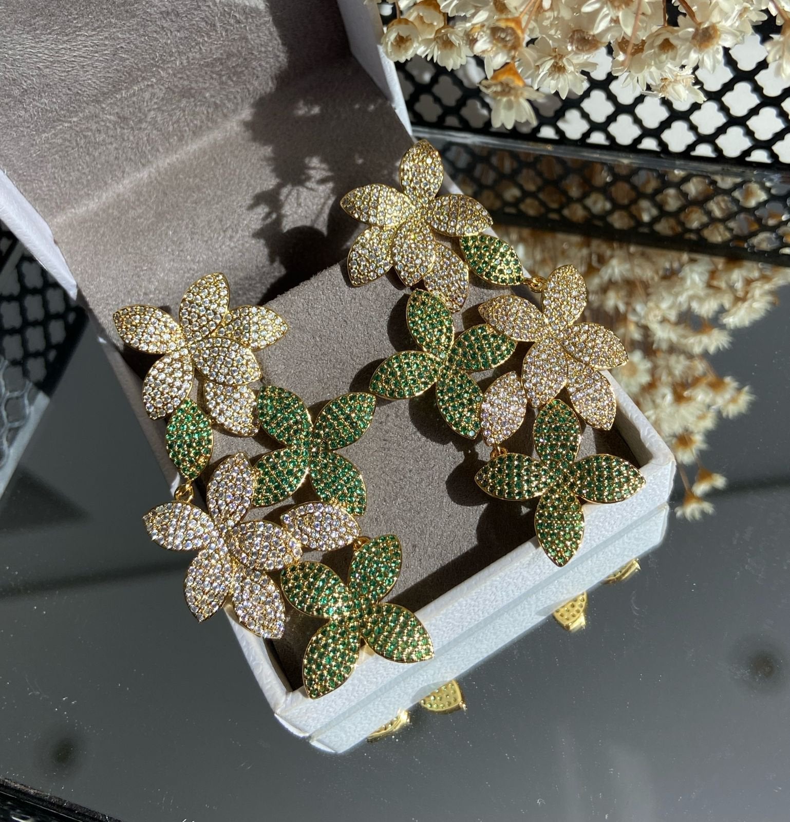 Brinco Flores Dourado e Verde