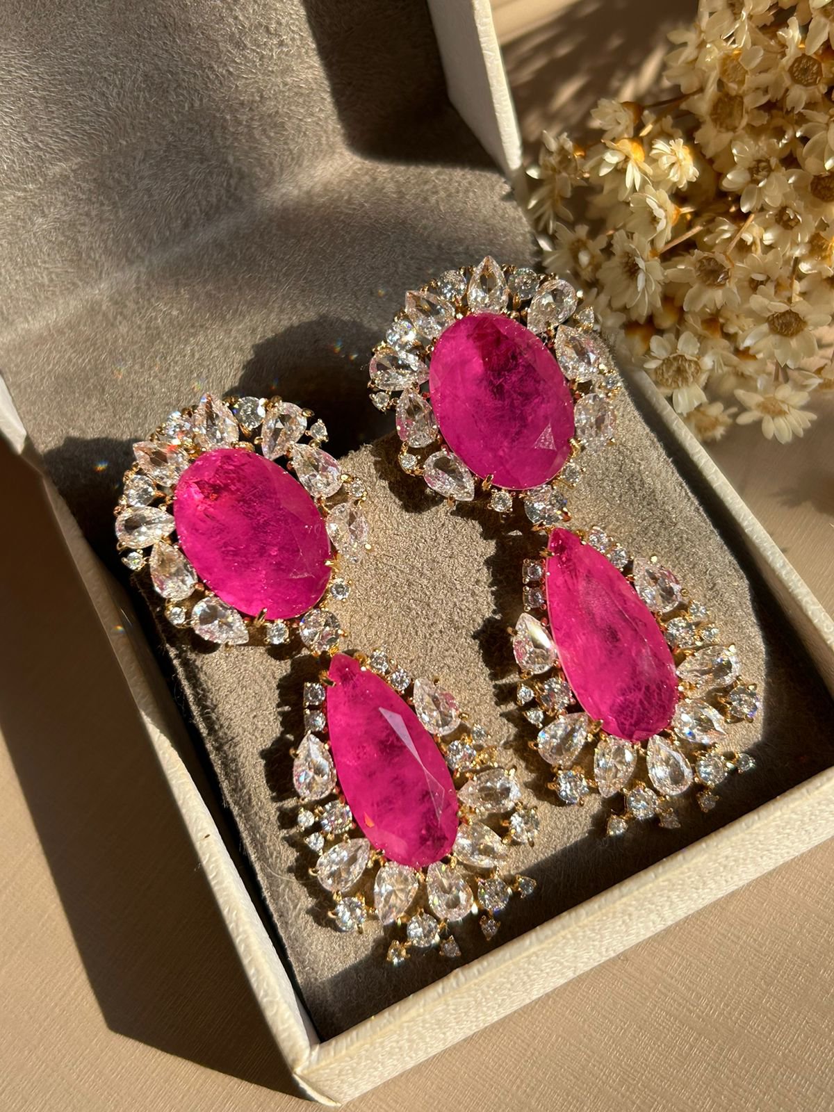 Brinco Luxo Pink Zircônias Cristal Ouro