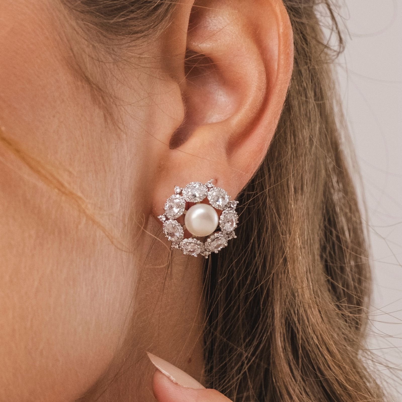 Brinco Pérola Natural Prateado