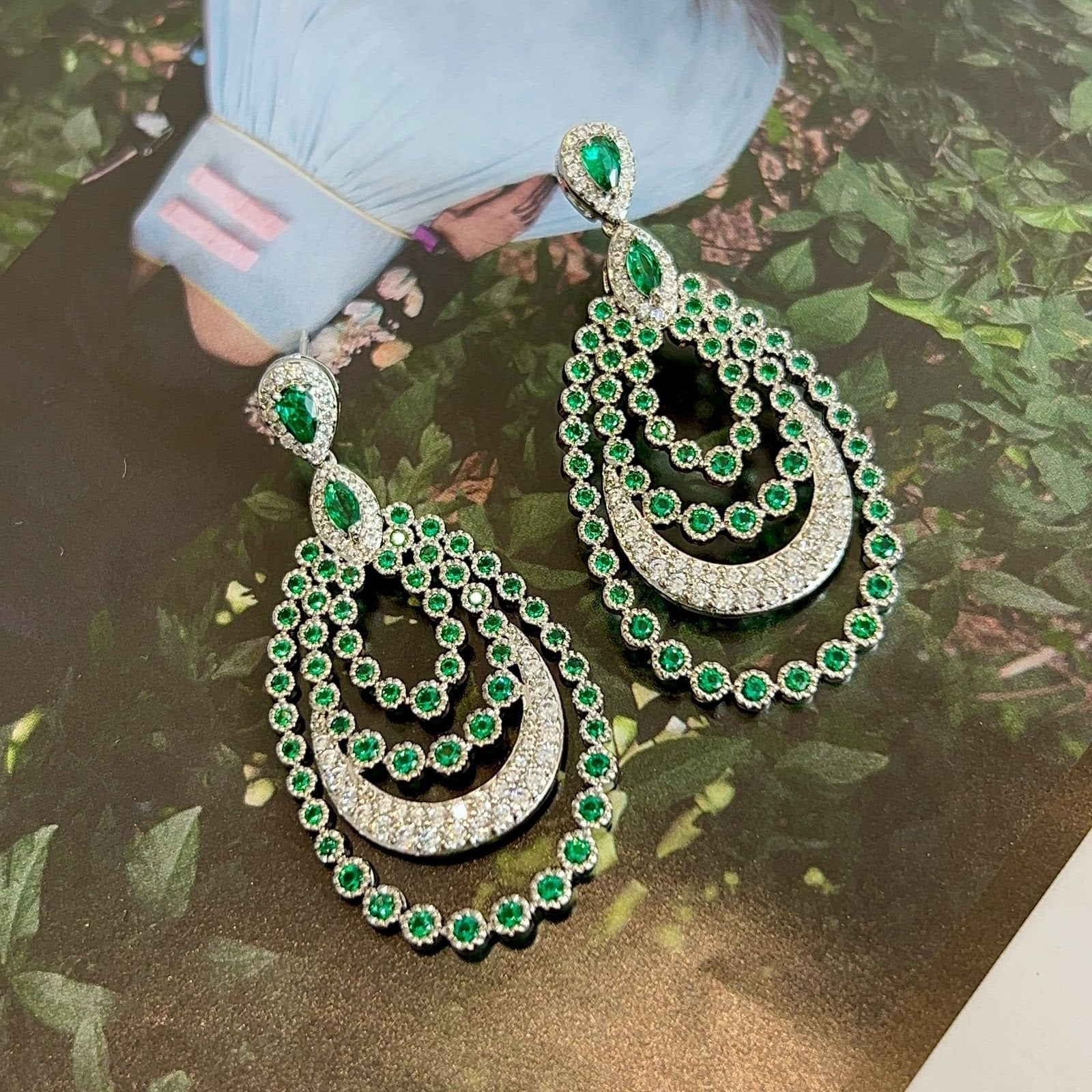 Brinco Luxo Pavão Verde Esmeralda Prateado