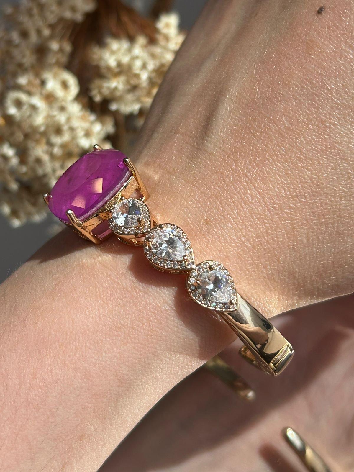 Bracelete Luxo Pedra Fúcsia e Zircônias