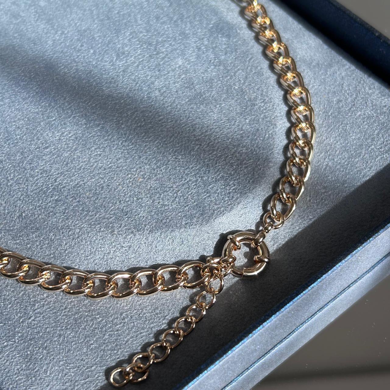 Conjunto Brinco e Colar Elos Cravejado Dourado