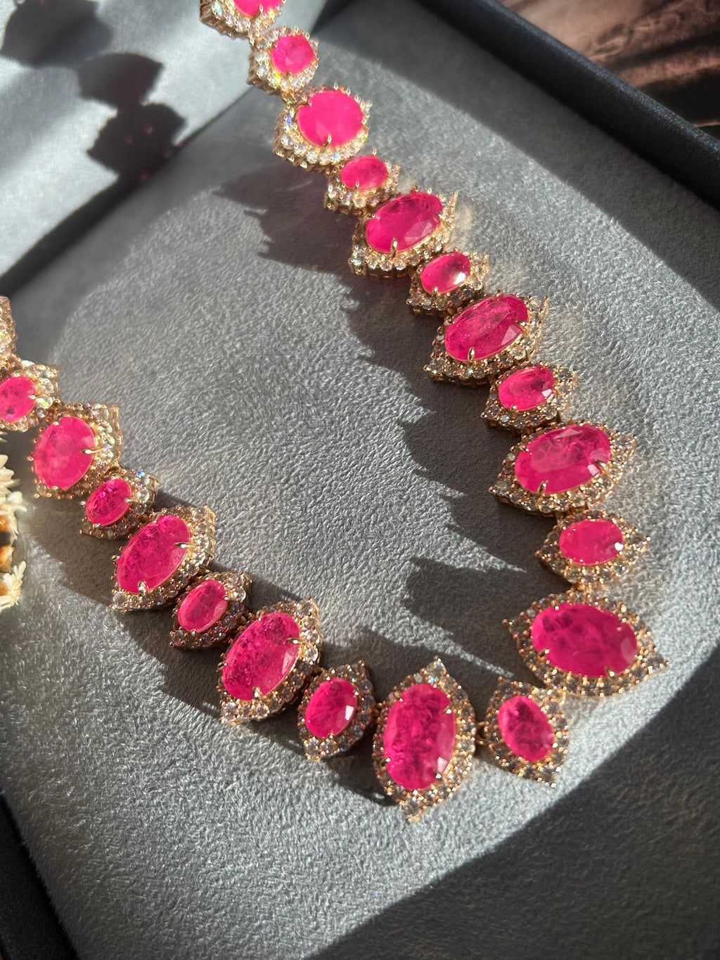 Colar Luxo Pedras Pink Fusion