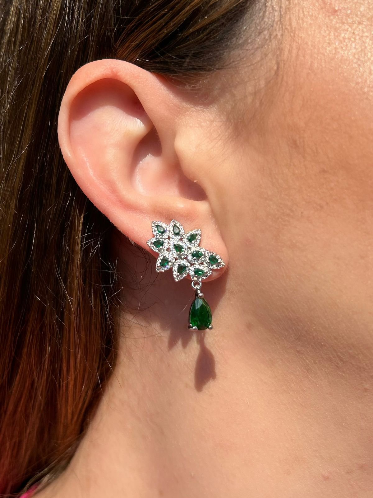Brinco EarCuff Gota Verde Esmeralda Ródio Branco