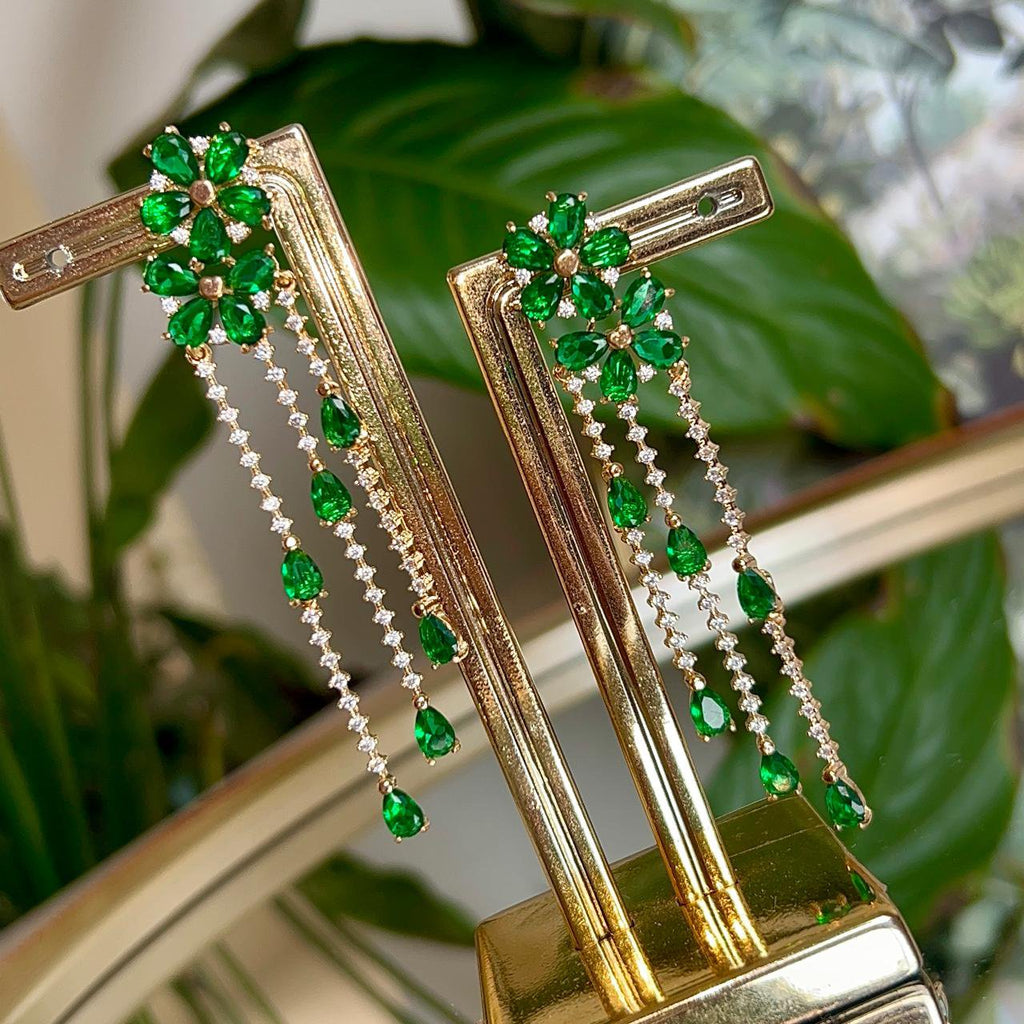 Brinco Duas Flores Cacata Verde Esmeralda