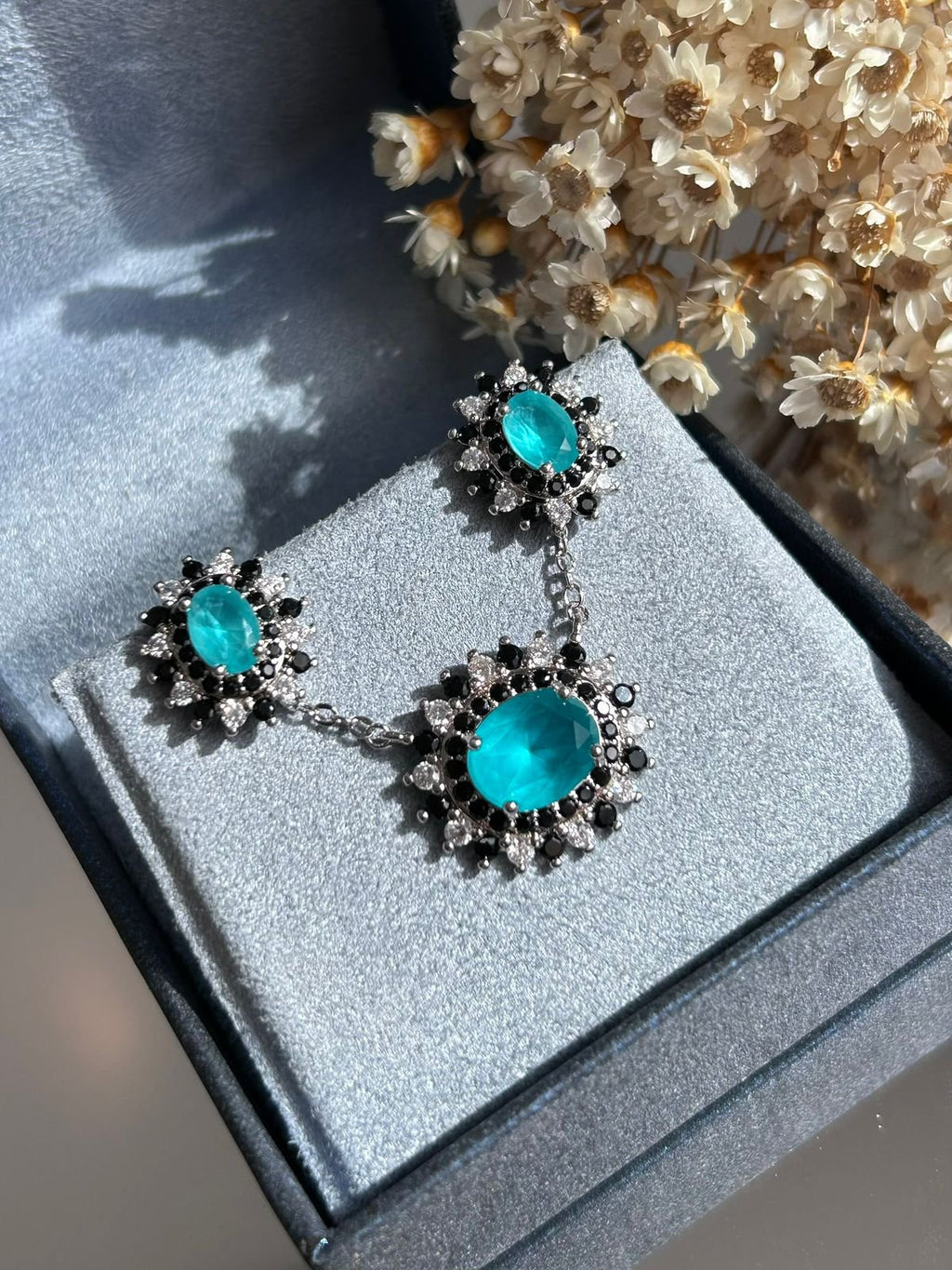 Conjunto Oval Detalhe Zircônia Negra Pedra Turmalina Leitosa