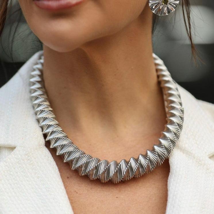 Colar Mola Torcido Prateado