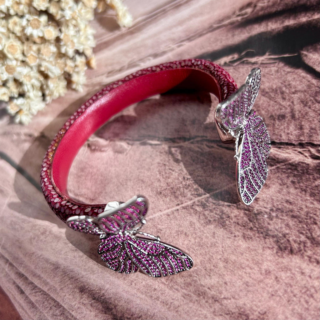 Bracelete Galuchat Marsala E Borboleta Pink