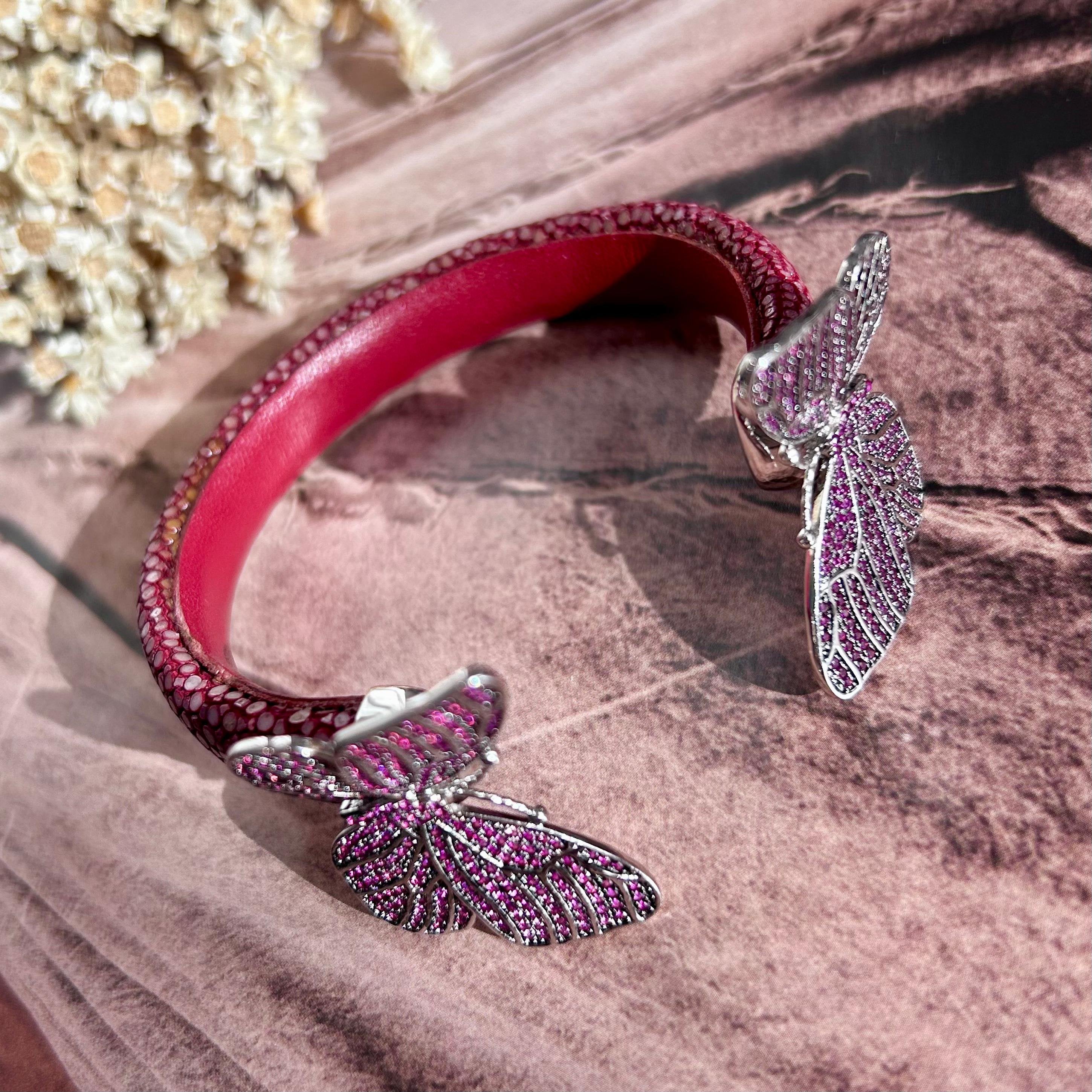 Bracelete Galuchat Marsala E Borboleta Pink