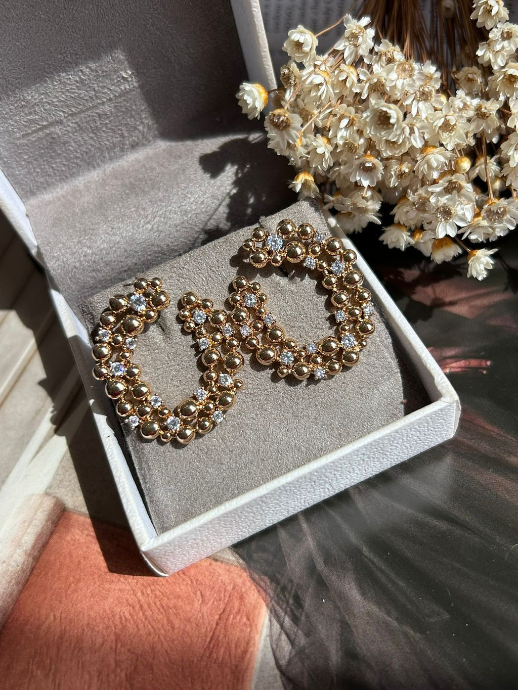 Brinco Argola Frontal Poa Detalhes em Zircônia