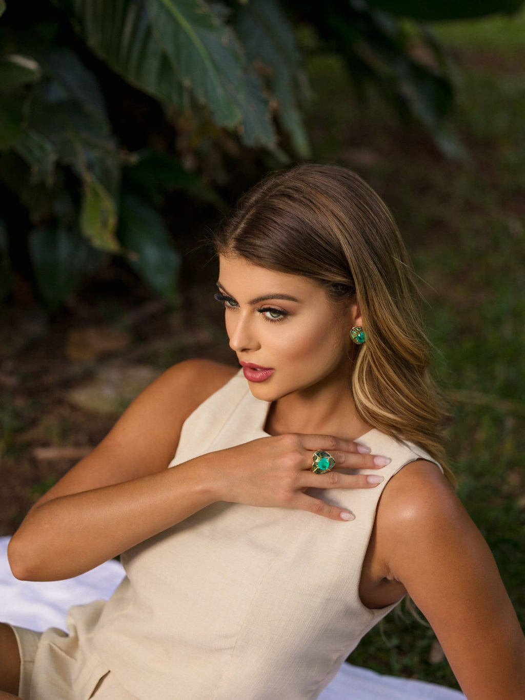 Conjunto Luxo Brinco e Anel em Pedra Abalone Formato Coração