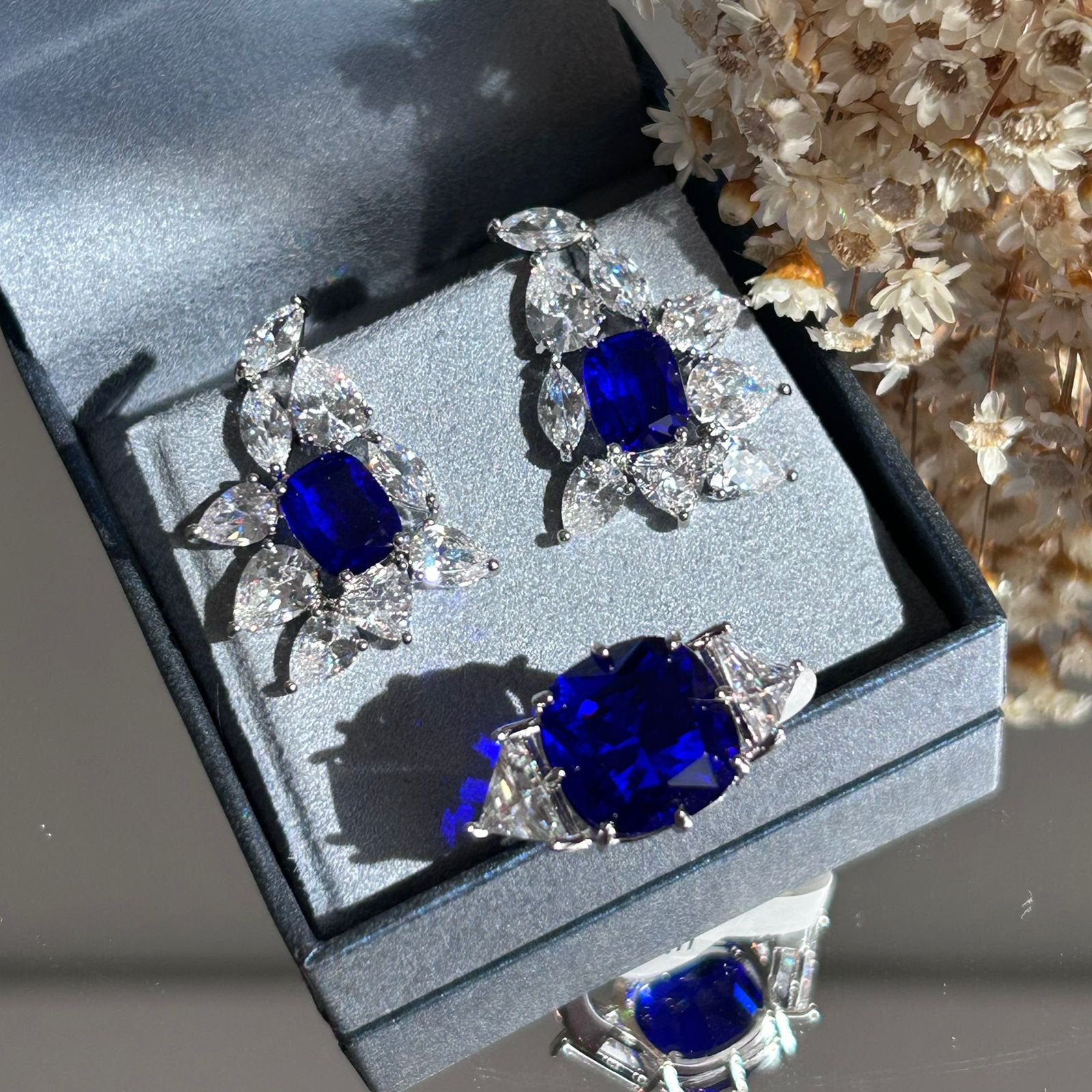 Conjunto Brinco e Anel Azul Safira Prateado