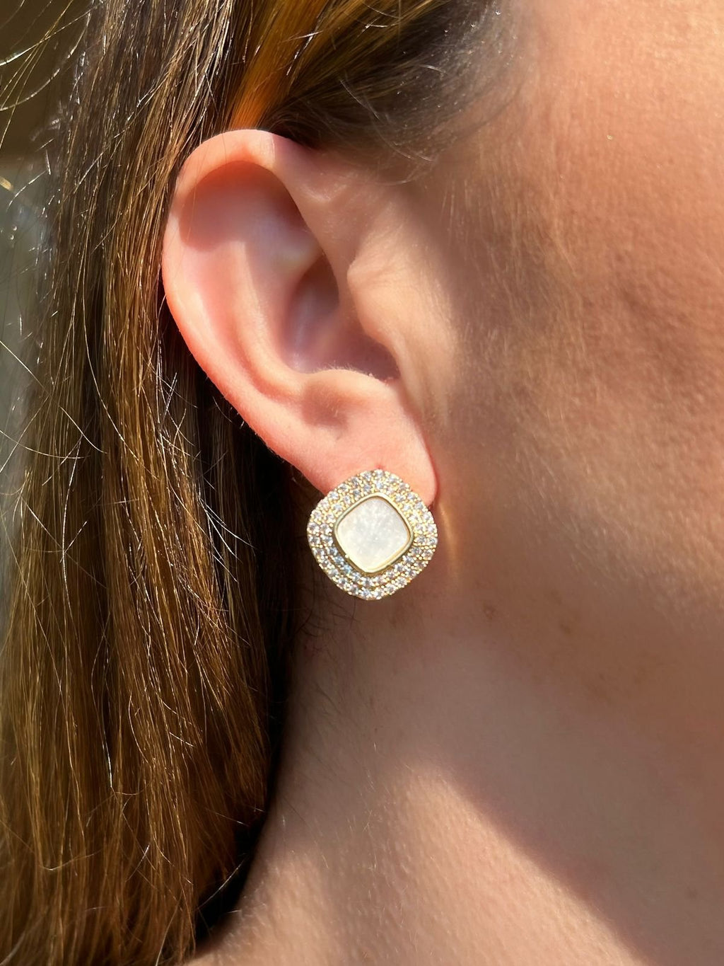 Brinco Madre Pérola Ouro