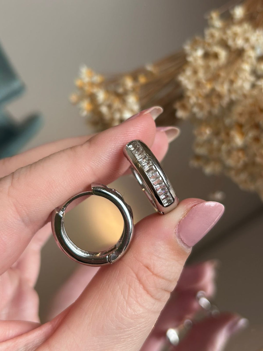 Argola Baguetada Zircônia Prateada