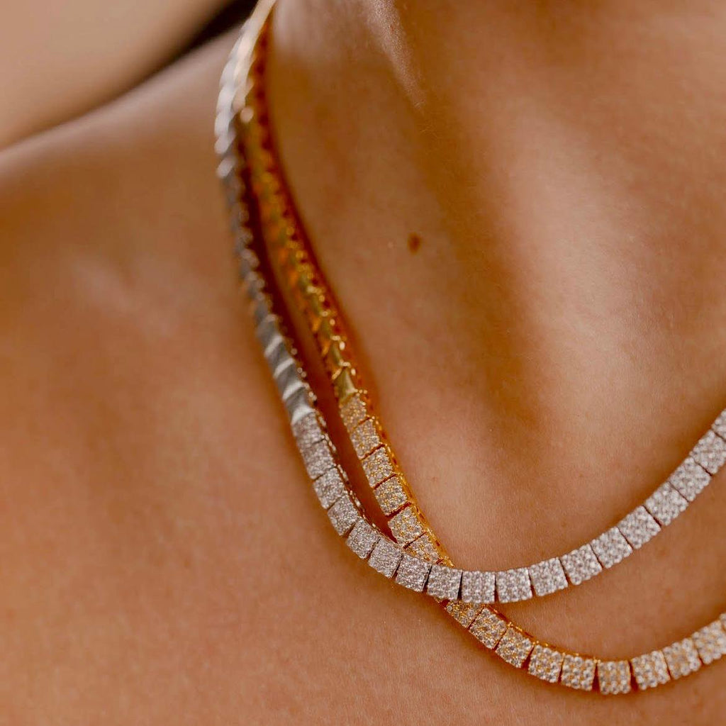 Colar Riviera Square Micro Cravação Dourado.