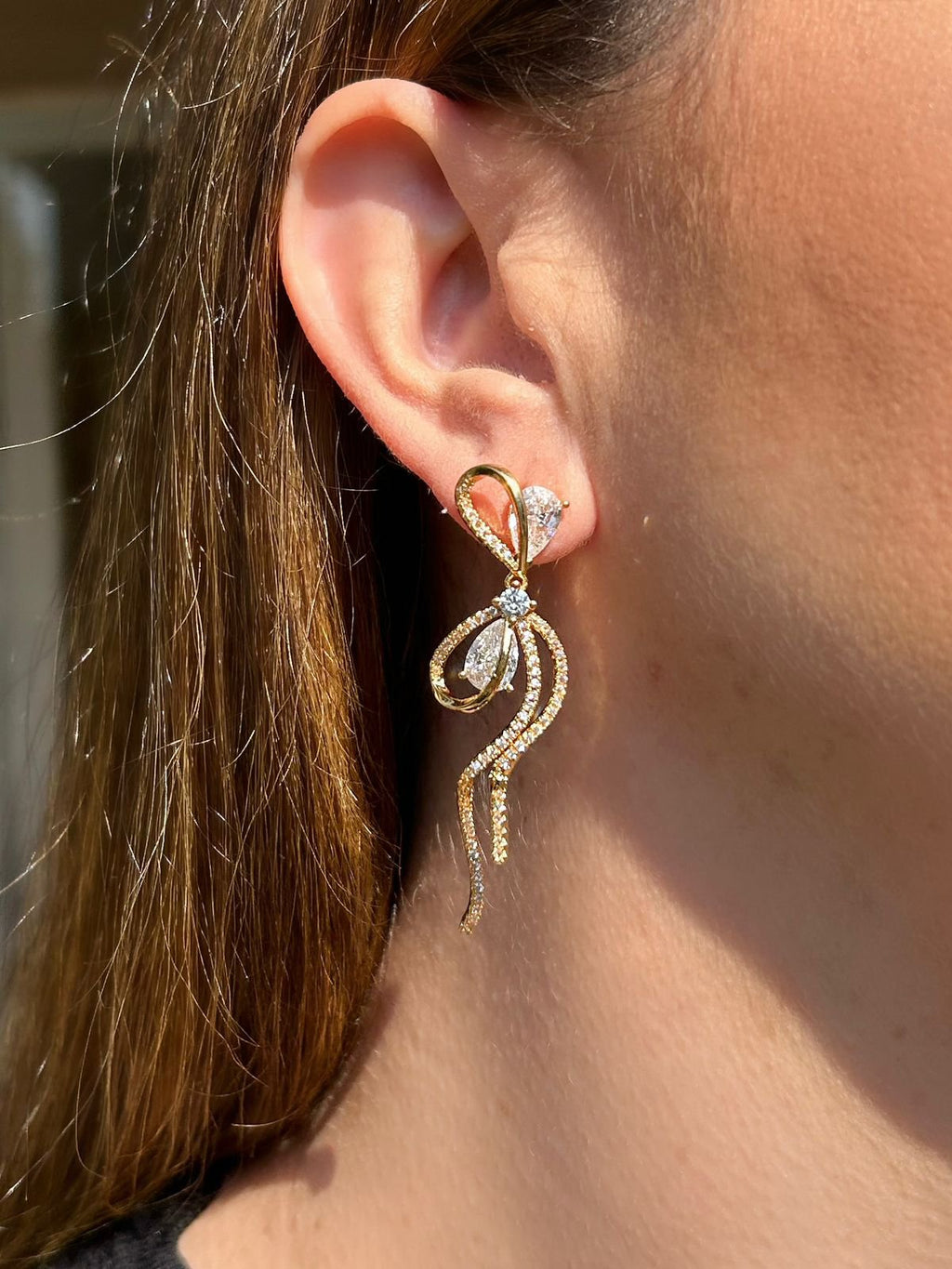 Brinco Laço Cravejado Ouro