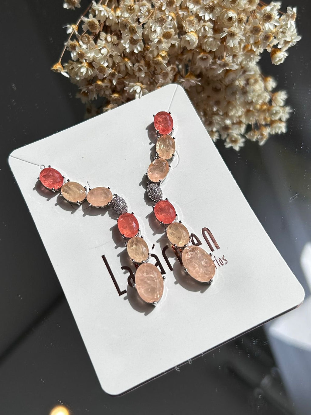 Brinco EarCuff Pendulo Pedras Ovais Alaranjadas Tangerina