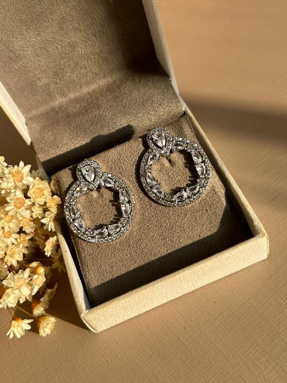 Brinco Cristal Redondo Ródio Branco