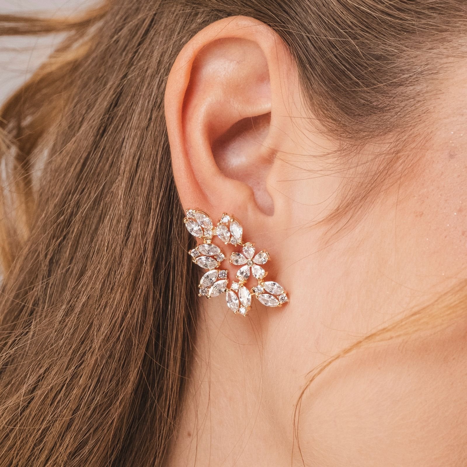 Brinco Flor e Folhas Cristal Dourado