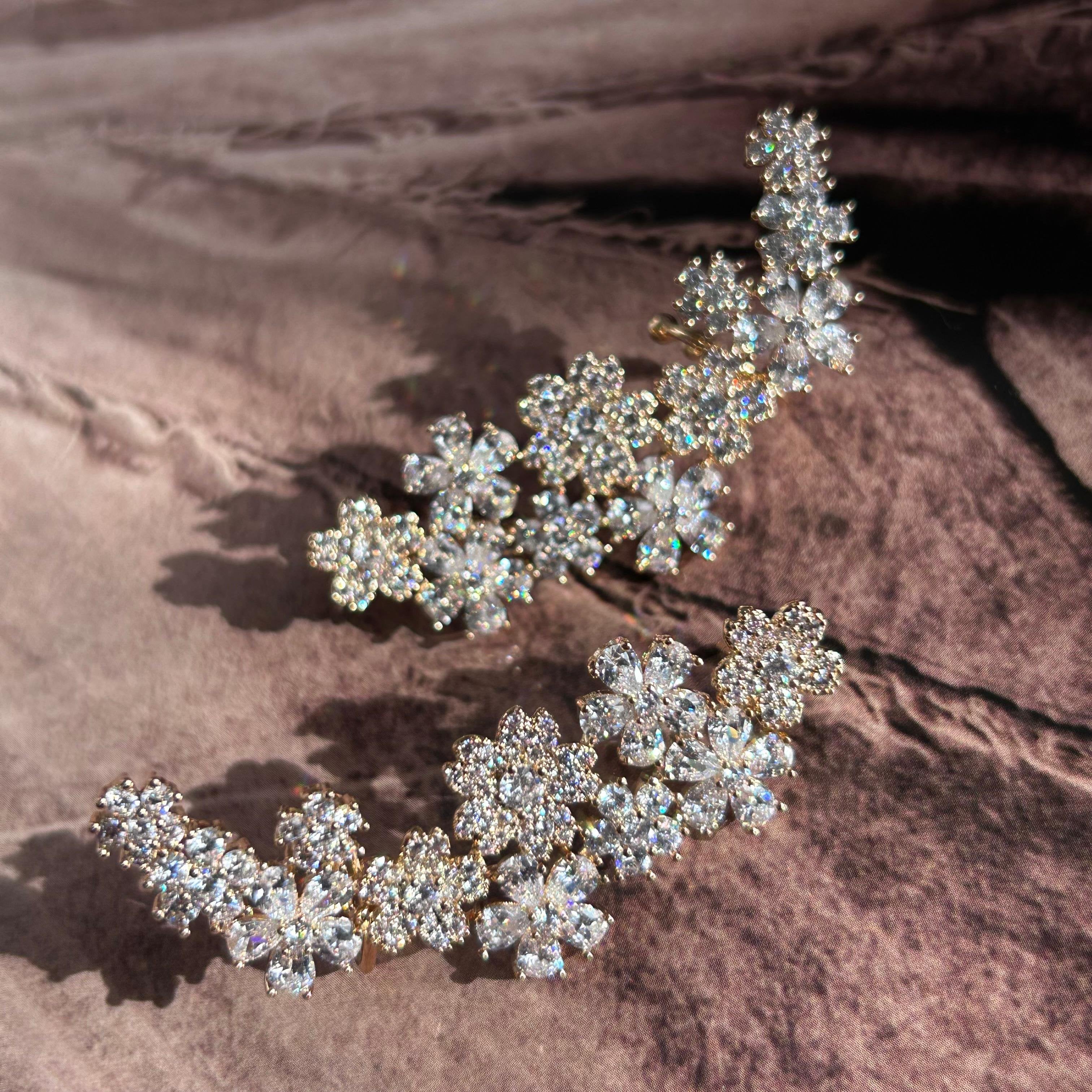 Brinco EarCuff Luxo Flores de Zircônia