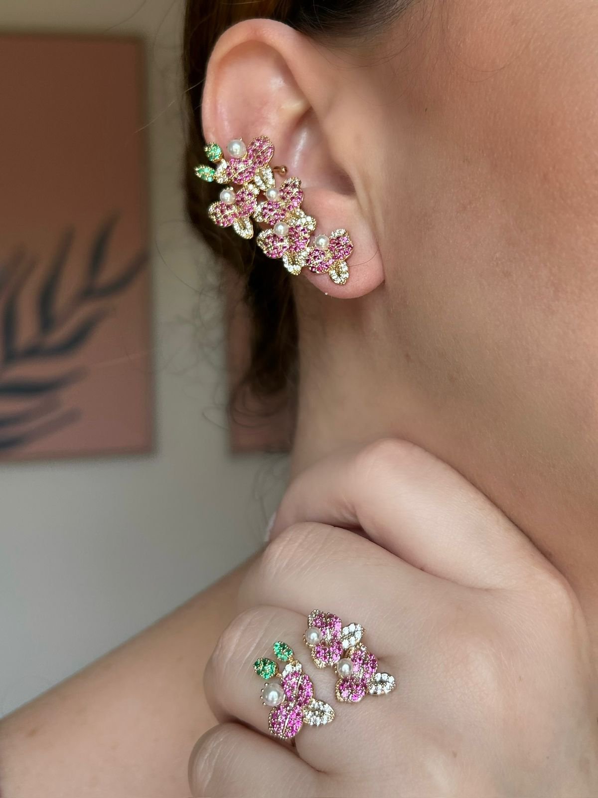 Conjunto Brinco EarCuff e Anel Mini Orquídeas Safira Rosa e Pérolas
