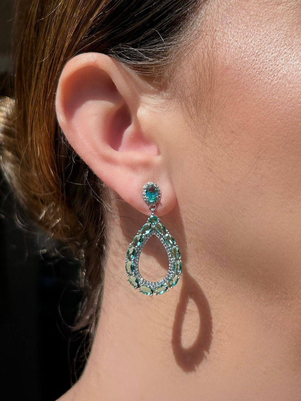 Brinco Gota Vazada Turmalina Prateado