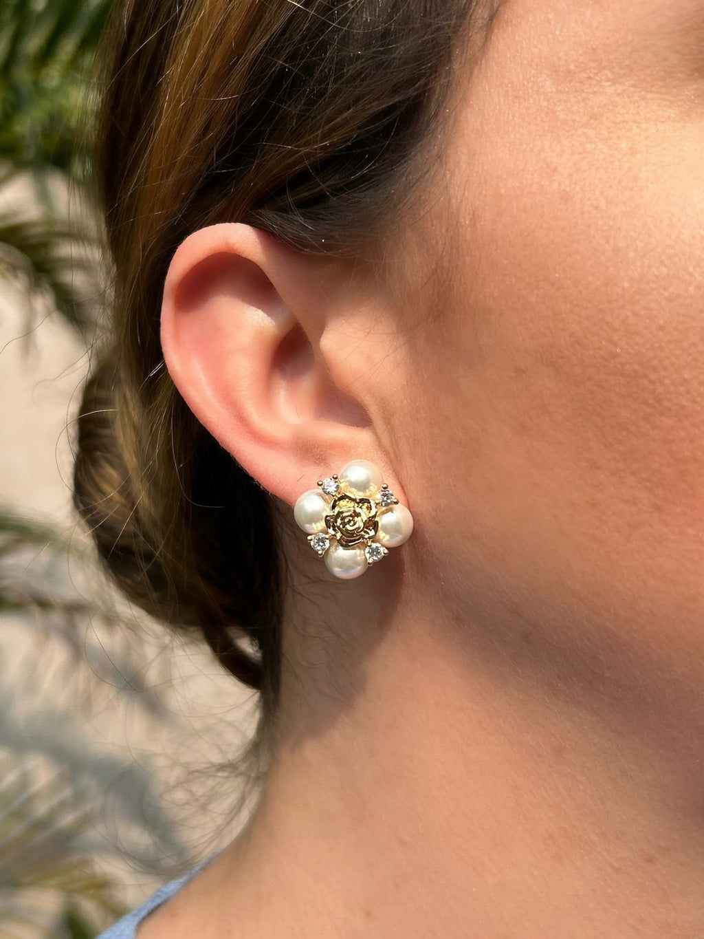 Brinco Inspiração Pérola e Flor Camélia