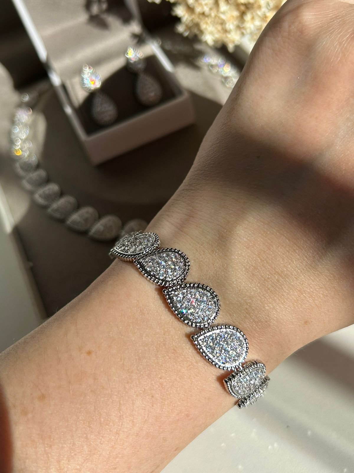 Conjunto 4 Peças Luxo Brinco Colar Pulseira E Anel