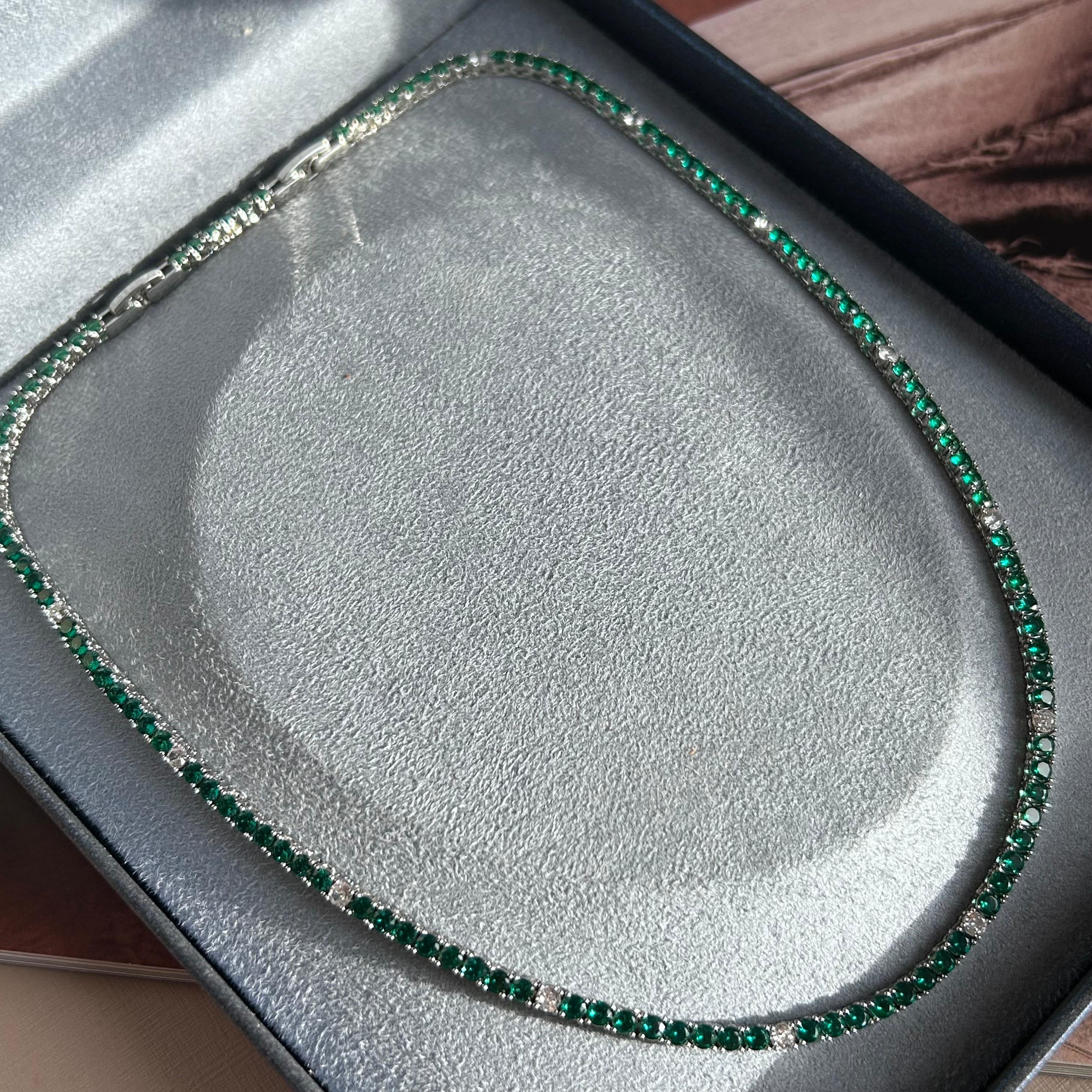 Colar Riviera 4 garras Mesclada Verde Esmeralda