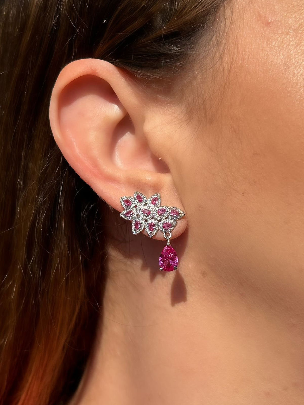 Brinco EarCuff Gota Safira Pink Ródio Branco