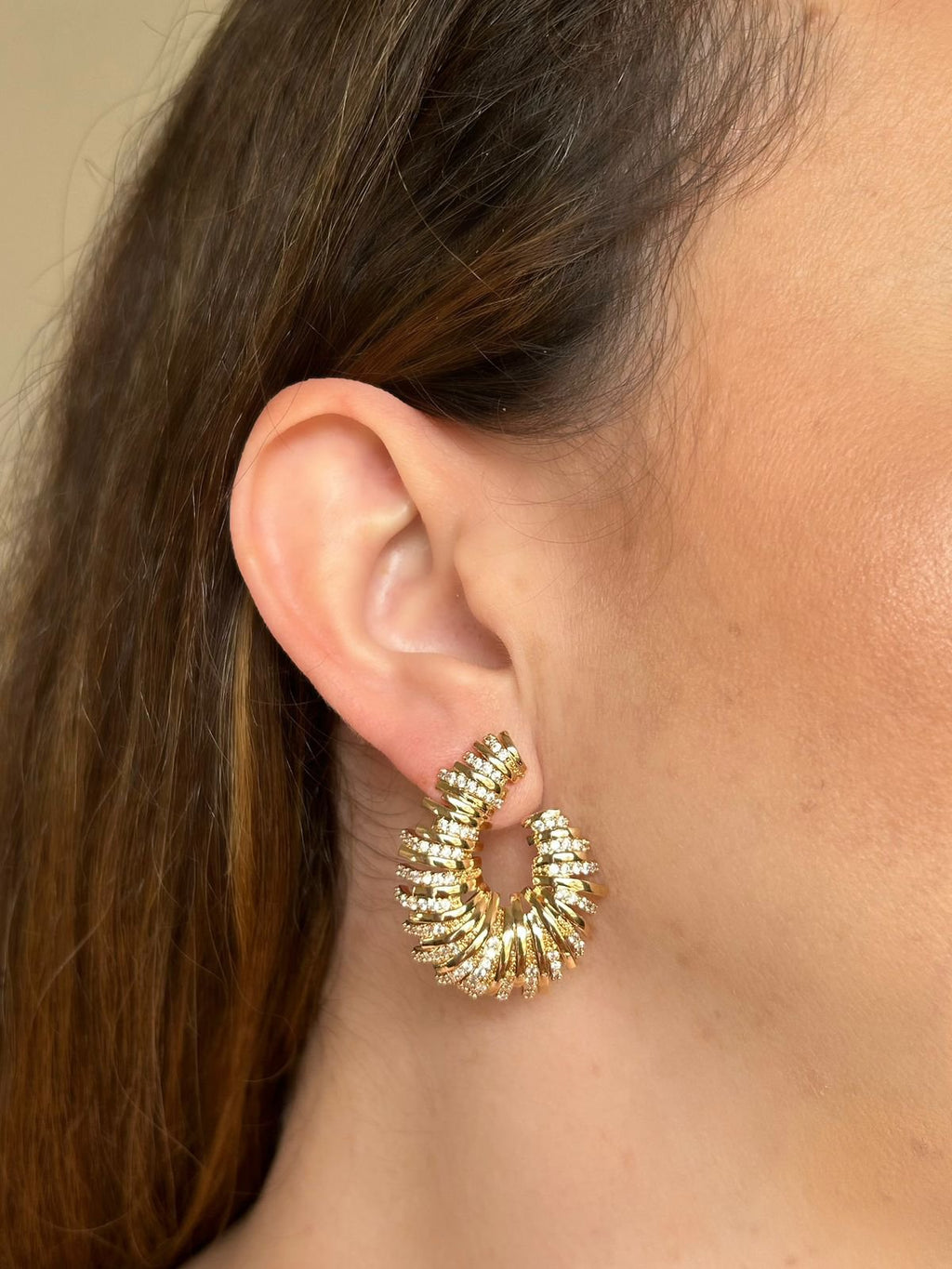 Brinco Argola Frontal Linhas Banho de Ouro