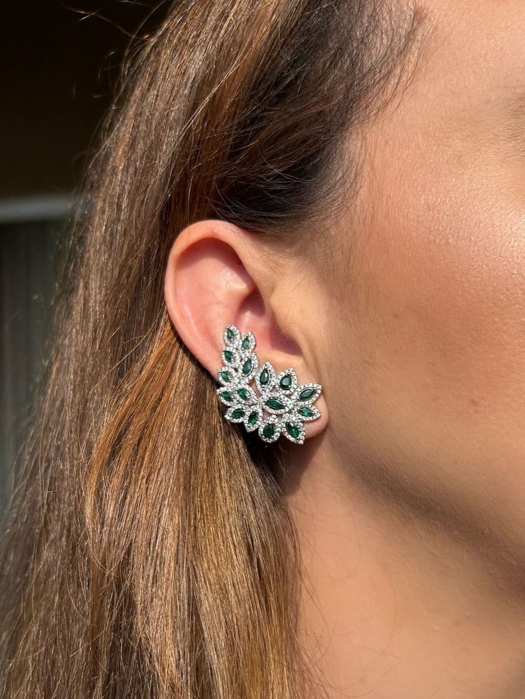 Brinco EarCuff Navetes Verde Esmeralda Ródio Branco