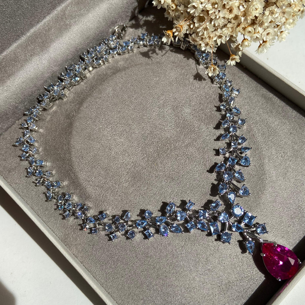 Colar Luxo Gota Safira Rosa com Detalhes Tanzanita