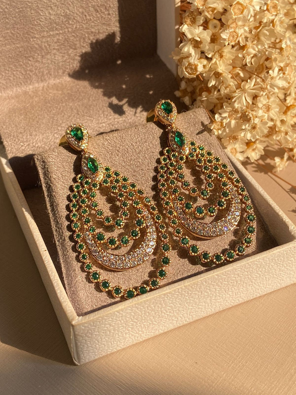 Brinco Luxo Pavão Verde Esmeralda Banho de Ouro