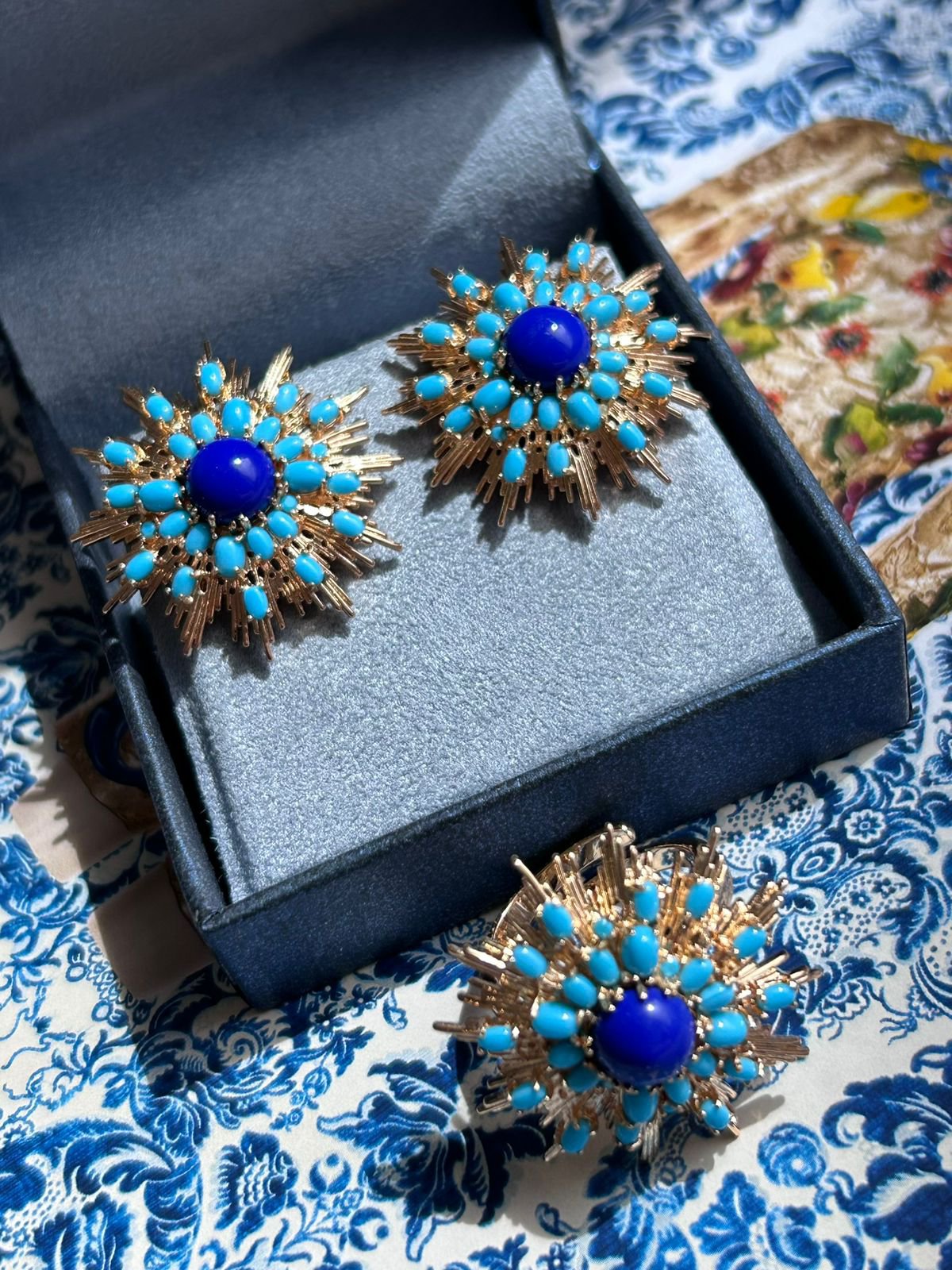 Conjunto Brinco e Anel Raios Azul Turquesa Dourado