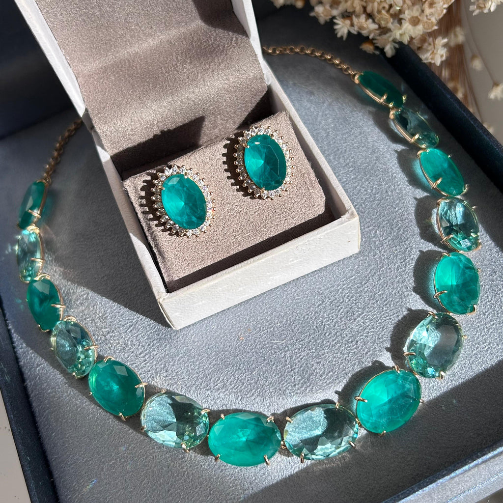 Conjunto Brinco e Colar Pedras Ovais Verdes