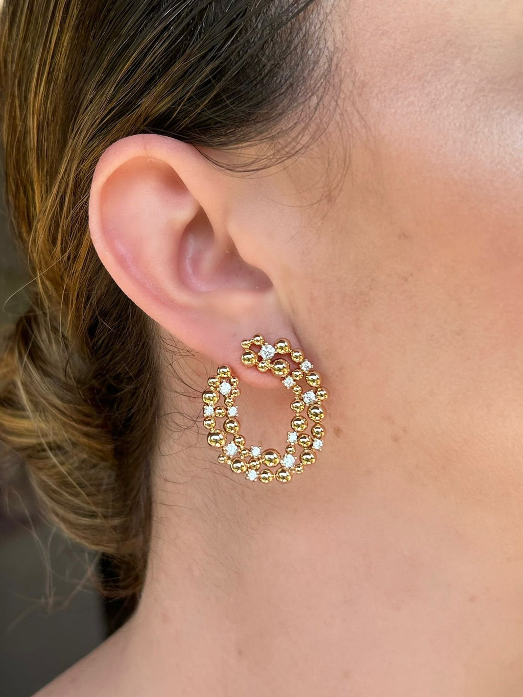 Brinco Argola Frontal Poa Detalhes em Zircônia