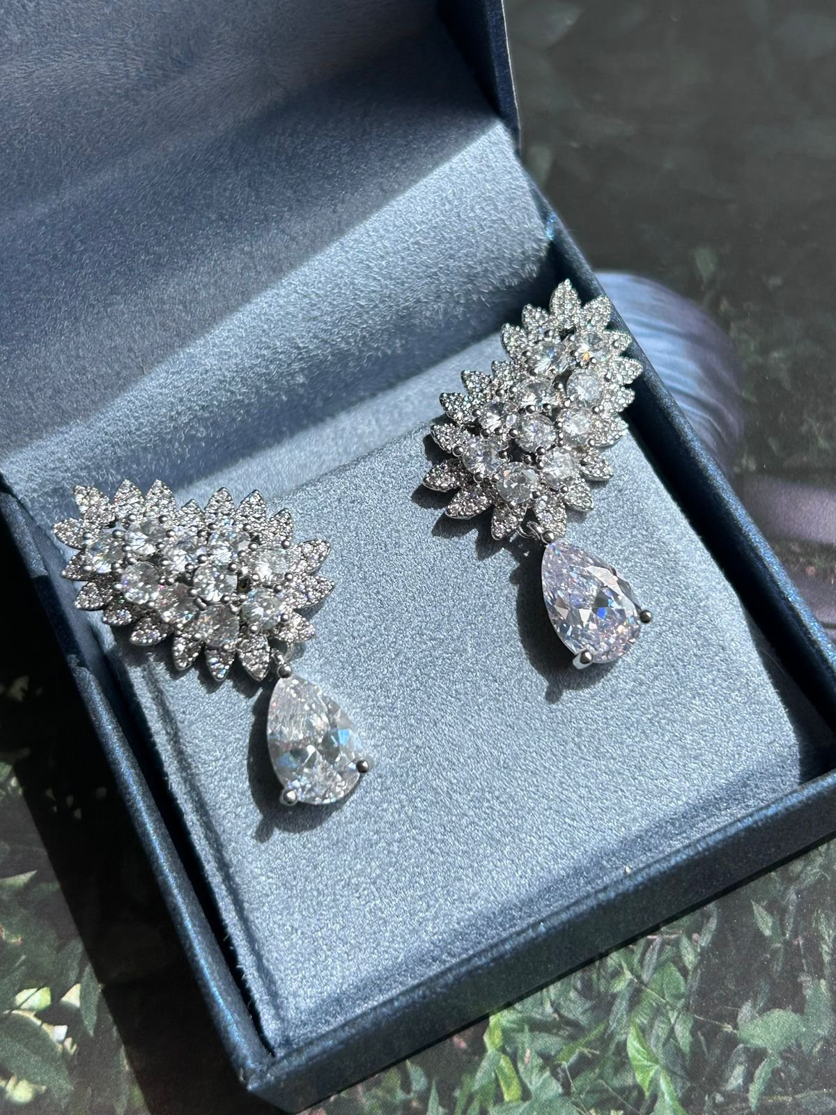 Brinco EarCuff Gota Luxo Zircônia Prateado