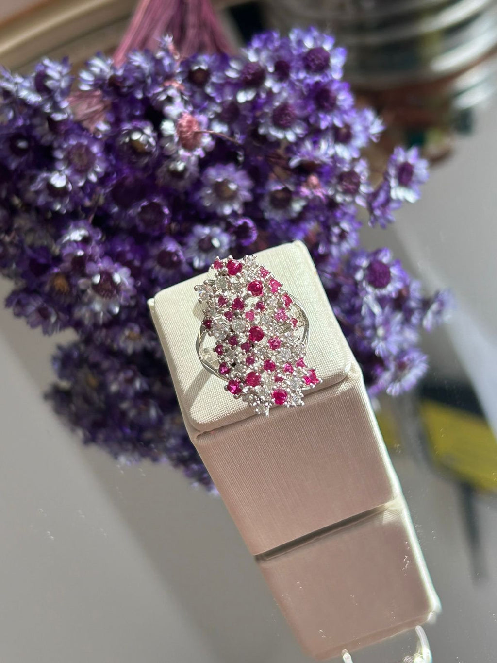 Anel Salpicado em Zircônias Safira Rosa/Pink