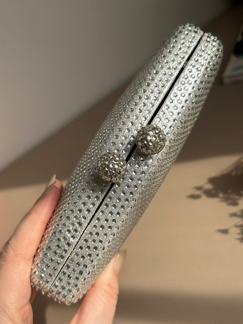 Clutch Cristais Fecho Prateada