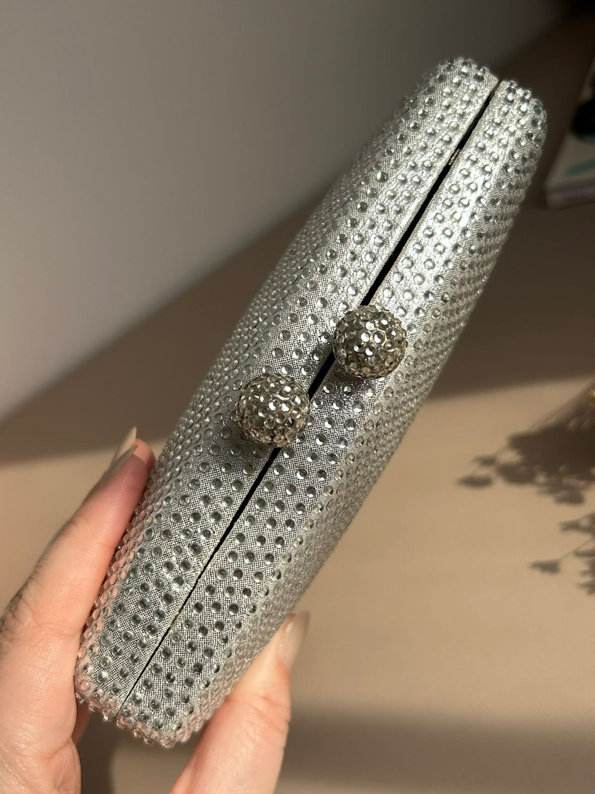 Clutch Cristais Fecho Prateada