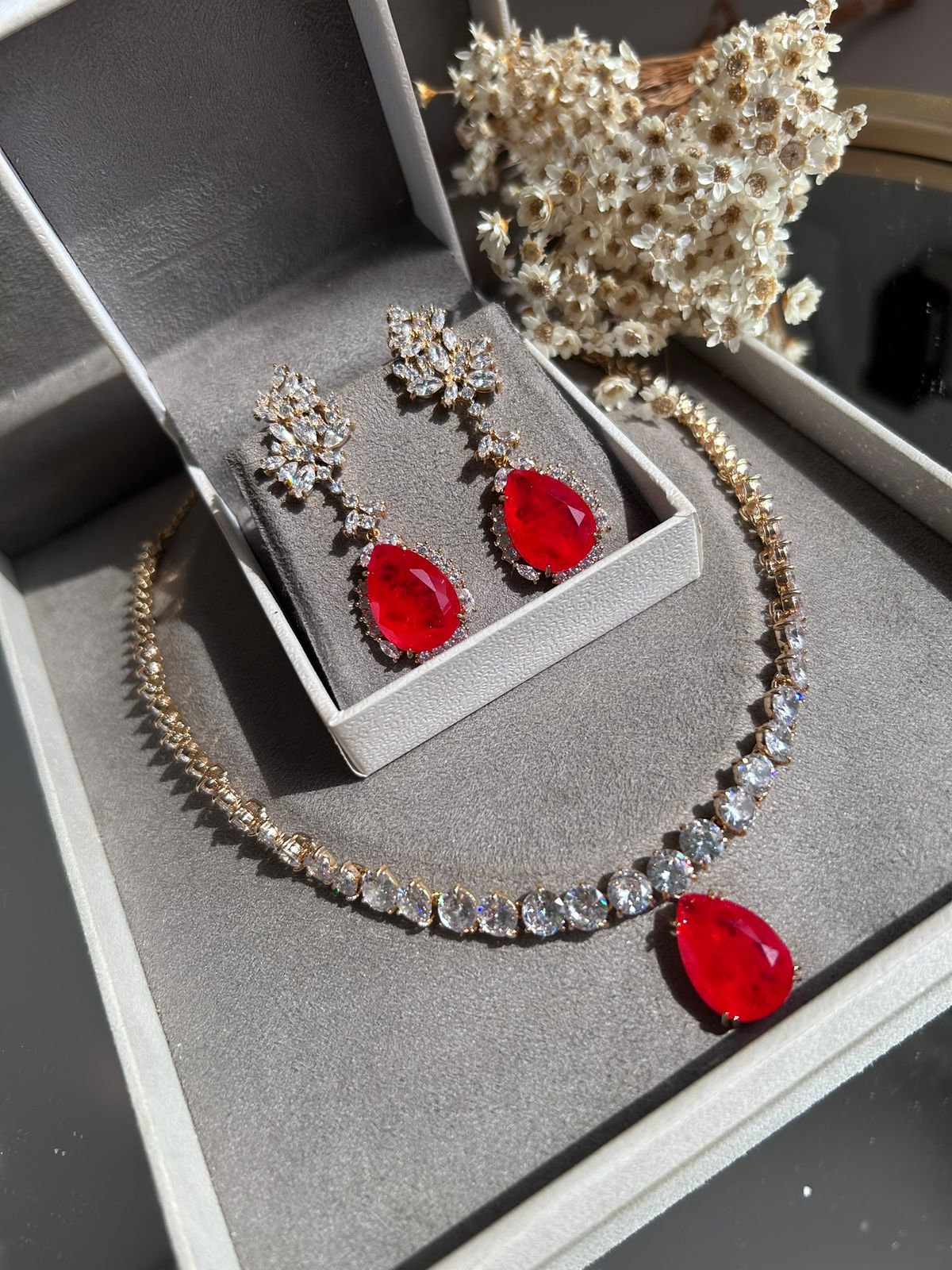 Conjunto Brinco e Colar Coral