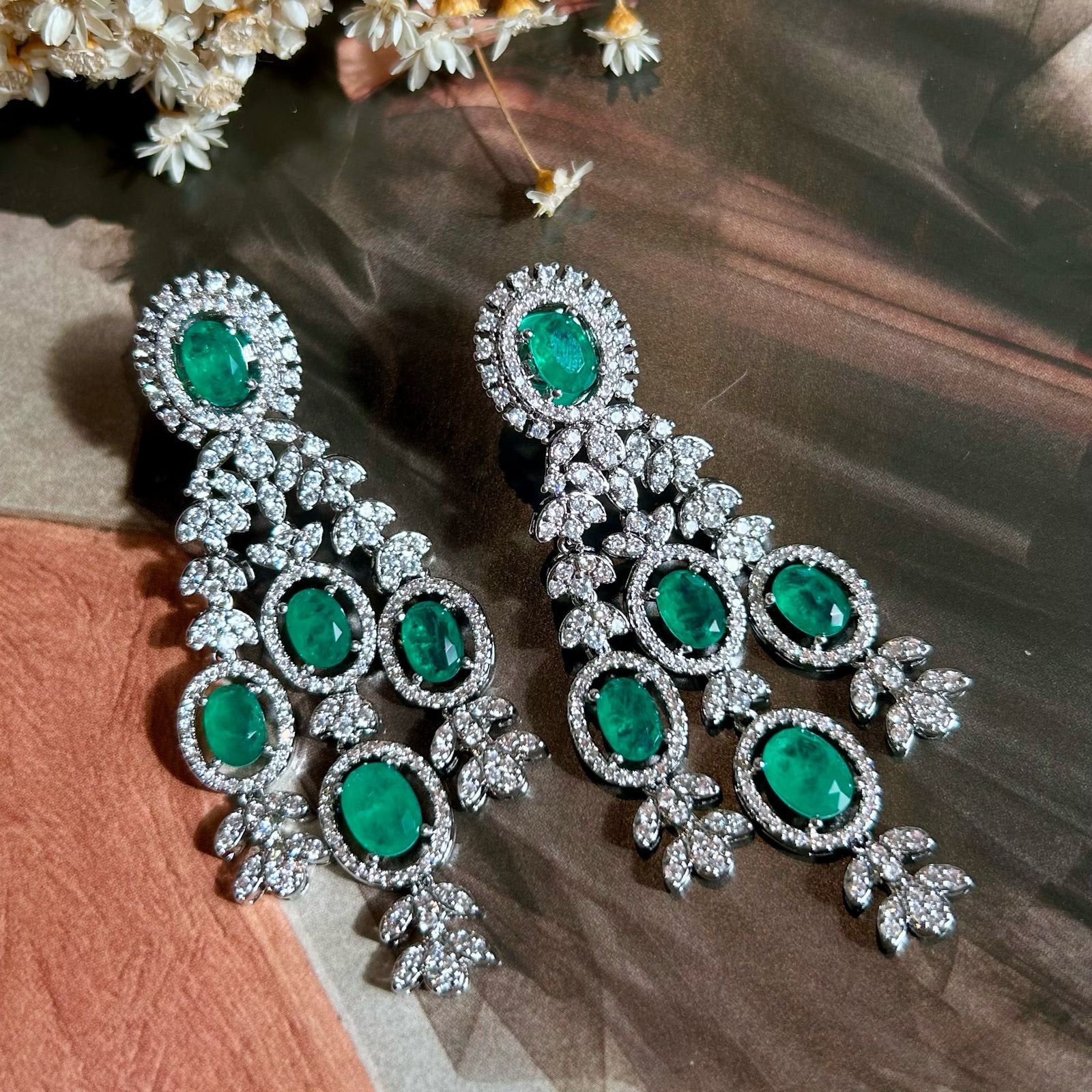 Brinco Luxo Fusion Verde Esmeralda Prateado